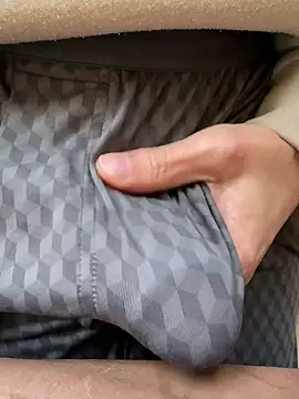 Snapshot of houkeiboy78 chatting on February 8, 2026, 10:35 pm houkeiboy78 online show from February 8, 2026, 10:35 pm