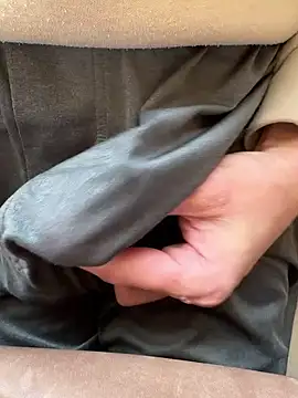 Snapshot of houkeiboy78 chatting on February 21, 2026, 10:33 pm houkeiboy78 online show from February 21, 2026, 10:33 pm