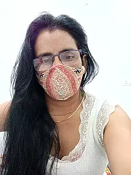 sanjana077 online show from April 7, 2026, 5:02 pm