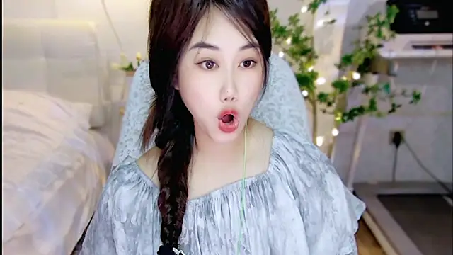 tutumissy online show from December 3, 2025, 6:10 am