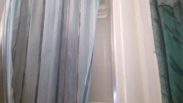 Snapshot of iratherbeunbothered chatting on November 11, 2025, 9:31 am iratherbeunbothered online show from November 11, 2025, 9:31 am