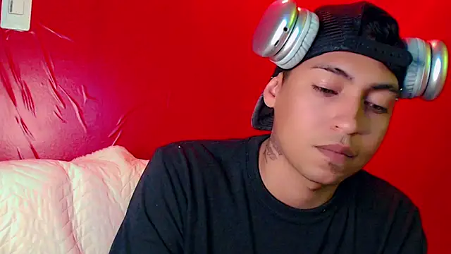 Snapshot of LPYsami773 chatting on November 8, 2025, 1:22 pm LPYsami773 online show from November 8, 2025, 1:22 pm