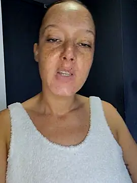 Snapshot of Sinful_Katniss29X chatting on November 16, 2025, 9:37 am Sinful Katniss29X online show from November 16, 2025, 9:37 am