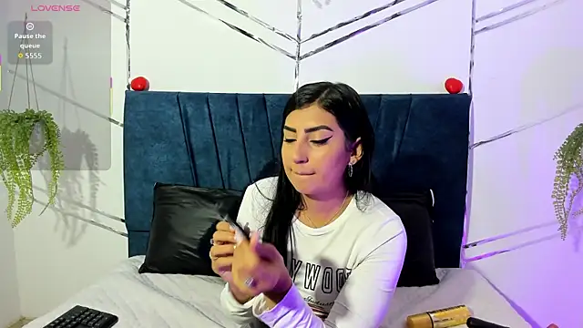 Paris Evans  online show from January 10, 2026, 12:51 pm