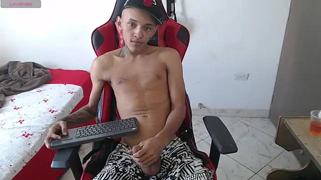 Snapshot of thebesthot chatting on November 17, 2025, 5:30 pm thebesthot online show from November 17, 2025, 5:30 pm