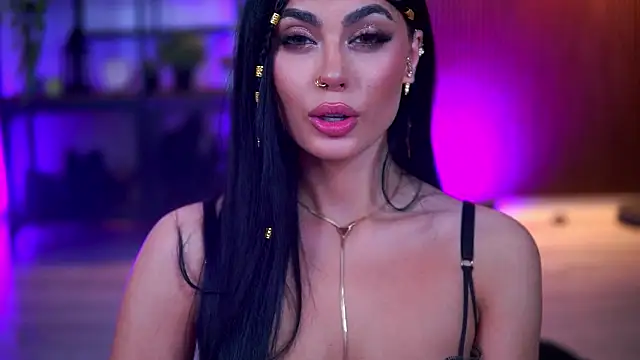 RavennaDArcy online show from February 17, 2026, 7:42 pm