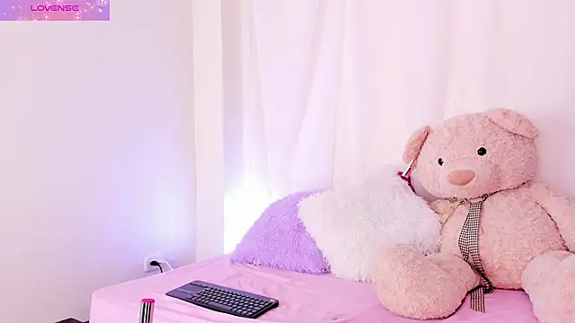 Nyra lux16 online show from December 22, 2025, 8:22 am