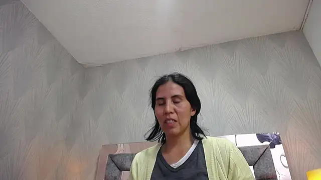 Snapshot of GiselaZivic chatting on May 6, 2026, 7:08 pm GiselaZivic online show from May 6, 2026, 7:08 pm
