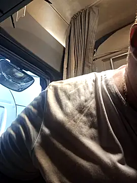 Grase44 online show from November 18, 2025, 8:57 pm