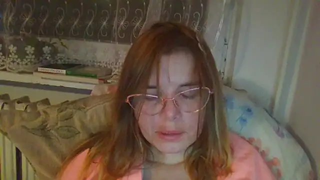 Snapshot of HornyElena chatting on December 5, 2025, 8:49 pm HornyElena online show from December 5, 2025, 8:49 pm