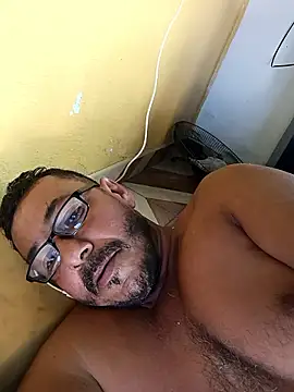 Snapshot of bruno_324278 chatting on June 17, 2026, 9:38 pm bruno 324278 online show from June 17, 2026, 9:38 pm