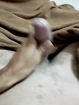 Snapshot of Luan1267 chatting on February 19, 2026, 9:33 pm Luan1267 online show from February 19, 2026, 9:33 pm