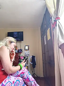 Snapshot of maijack25 chatting on November 27, 2025, 5:48 pm maijack25 online show from November 27, 2025, 5:48 pm