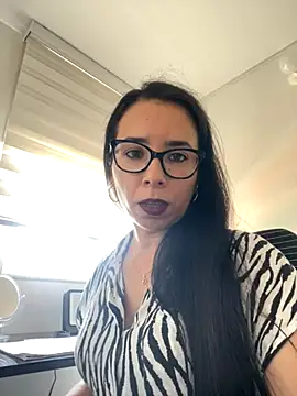 Snapshot of Vicky_ro chatting on November 7, 2025, 8:09 pm Vicky ro online show from November 7, 2025, 8:09 pm