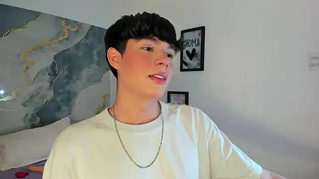 Isaac Kurtt online show from November 12, 2025, 8:19 pm