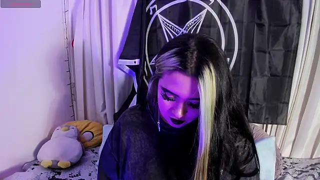 Lilith Zenith  online show from February 13, 2026, 3:35 am