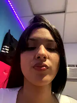 Chiquinquira3 online show from November 20, 2025, 5:18 am