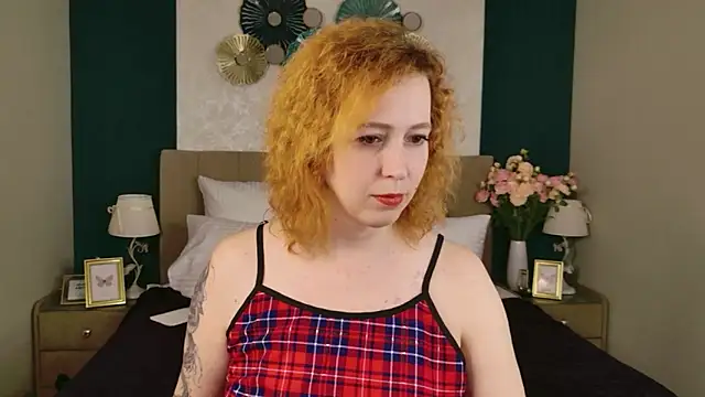 Snapshot of Evie_Berret chatting on December 16, 2025, 11:15 am Evie Berret online show from December 16, 2025, 11:15 am