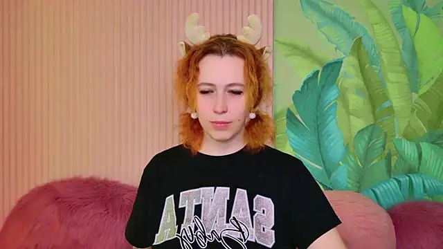 Snapshot of Evie_Berret chatting on December 17, 2025, 10:54 am Evie Berret online show from December 17, 2025, 10:54 am