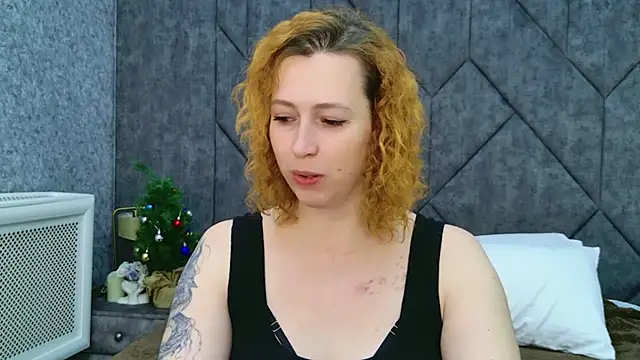 Snapshot of Evie_Berret chatting on January 14, 2026, 10:54 am Evie Berret online show from January 14, 2026, 10:54 am