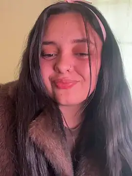 candicewest  online show from April 4, 2026, 6:16 pm