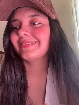 candicewest  online show from April 16, 2026, 5:25 pm