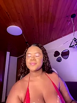 Snapshot of Antonella_boobss chatting on November 6, 2025, 3:29 am Antonella boobss online show from November 6, 2025, 3:29 am