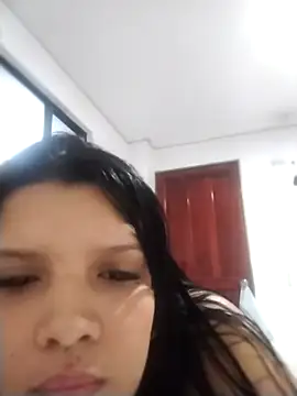 Snapshot of andrealara_123 chatting on May 8, 2026, 4:01 pm andrealara 123 online show from May 8, 2026, 4:01 pm