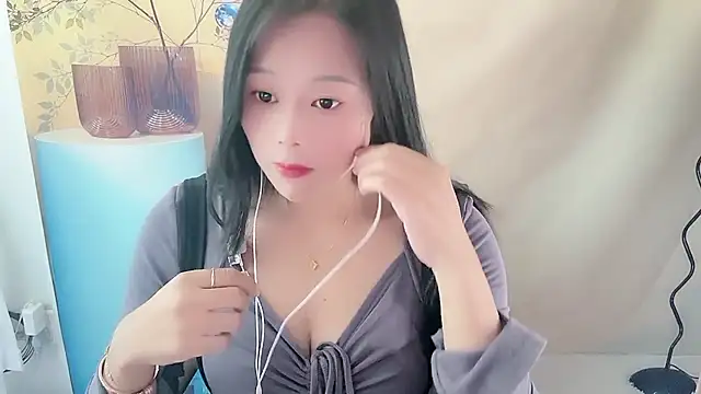 Snapshot of cici_bbyy chatting on December 15, 2025, 6:50 am cici bbyy online show from December 15, 2025, 6:50 am