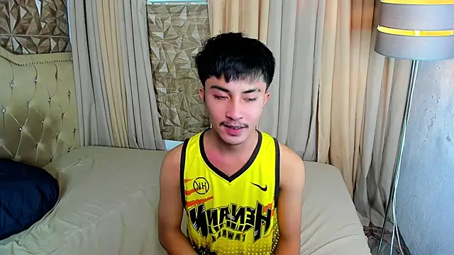 Snapshot of Urloverhardcock chatting on May 15, 2026, 7:04 am Urloverhardcock online show from May 15, 2026, 7:04 am