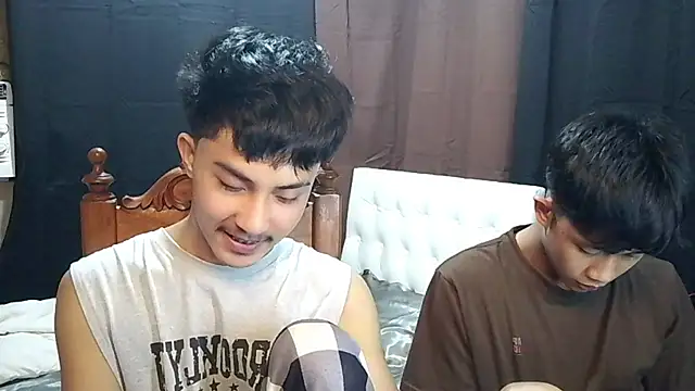 Snapshot of Urloverhardcock chatting on July 27, 2026, 4:14 pm Urloverhardcock online show from July 27, 2026, 4:14 pm