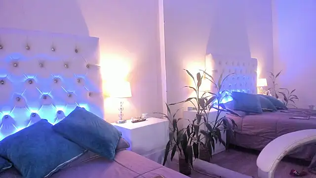 Snapshot of Scarlett_Bunny_ chatting on May 27, 2026, 1:57 am Scarlett Bunny online show from May 27, 2026, 1:57 am