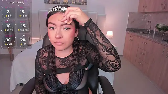 Snapshot of Maya_vexx chatting on December 5, 2025, 8:16 pm Maya vexx online show from December 5, 2025, 8:16 pm