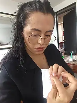 Snapshot of ALEJA__22 chatting on May 27, 2026, 3:20 pm ALEJA 22 online show from May 27, 2026, 3:20 pm