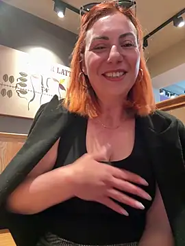 Snapshot of pervimilf chatting on April 15, 2026, 9:27 am pervimilf online show from April 15, 2026, 9:27 am