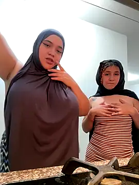 Snapshot of sweetmuslim01 chatting on December 15, 2025, 3:22 am sweetmuslim01 online show from December 15, 2025, 3:22 am