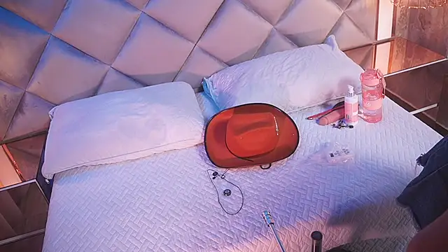 crystal gilton online show from March 29, 2026, 7:03 pm