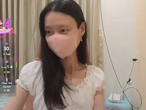 Lil-Cherries online show from December 3, 2025, 2:48 pm