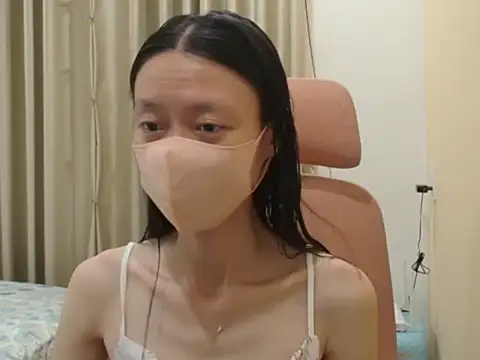 Lil-Cherries online show from March 13, 2026, 11:39 am