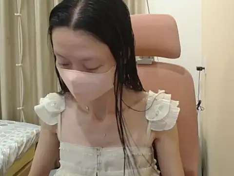 Snapshot of Lil-Cherries chatting on April 21, 2026, 3:50 pm Lil-Cherries online show from April 21, 2026, 3:50 pm