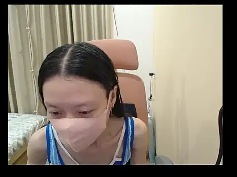 Snapshot of Lil-Cherries chatting on May 5, 2026, 11:07 am Lil-Cherries online show from May 5, 2026, 11:07 am