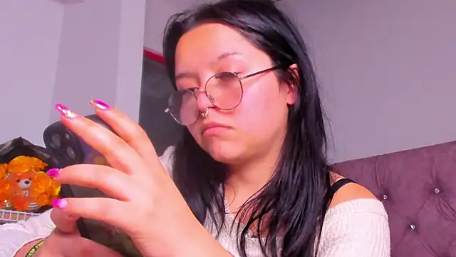 amy  a online show from April 24, 2026, 6:27 am