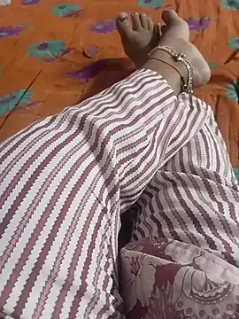 Snapshot of Rathi_telugu_couple chatting on July 13, 2026, 5:32 am Rathi telugu couple online show from July 13, 2026, 5:32 am