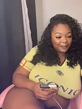 Fxncymuse online show from April 16, 2026, 12:39 pm