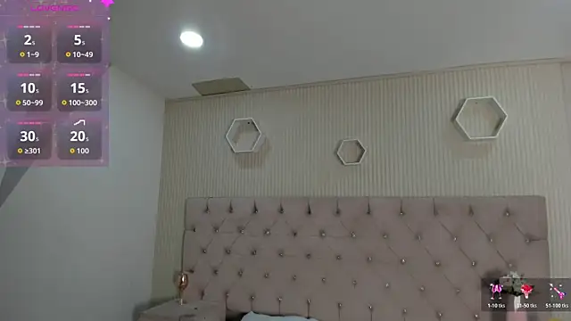 ZarinaWynne online show from May 17, 2026, 1:51 pm