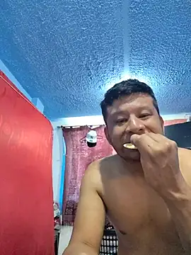 Snapshot of themorenofit08 chatting on May 16, 2026, 5:12 pm themorenofit08 online show from May 16, 2026, 5:12 pm