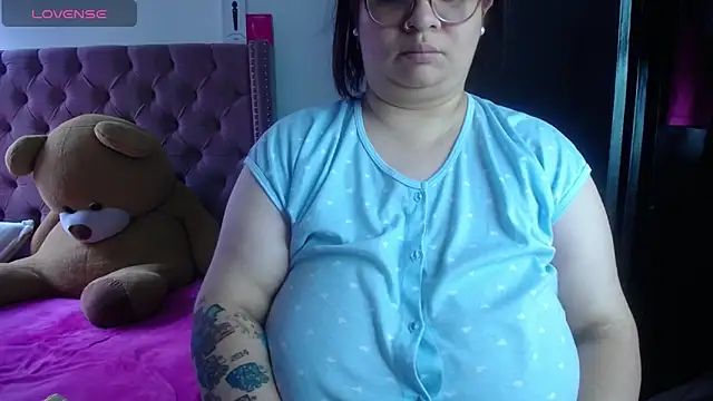 Snapshot of kattybbwbigboobs_ chatting on June 17, 2026, 8:21 pm kattybbwbigboobs online show from June 17, 2026, 8:21 pm
