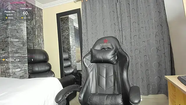 Snapshot of MilfBrenda chatting on December 3, 2025, 8:18 pm MilfBrenda online show from December 3, 2025, 8:18 pm