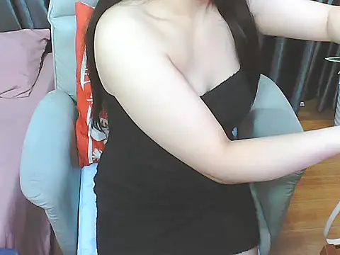 Snapshot of KatunLive chatting on February 12, 2026, 3:23 am KatunLive online show from February 12, 2026, 3:23 am