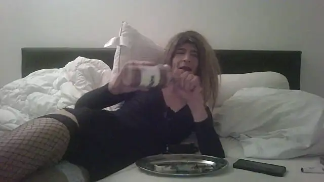 samia42 online show from April 17, 2026, 2:03 am